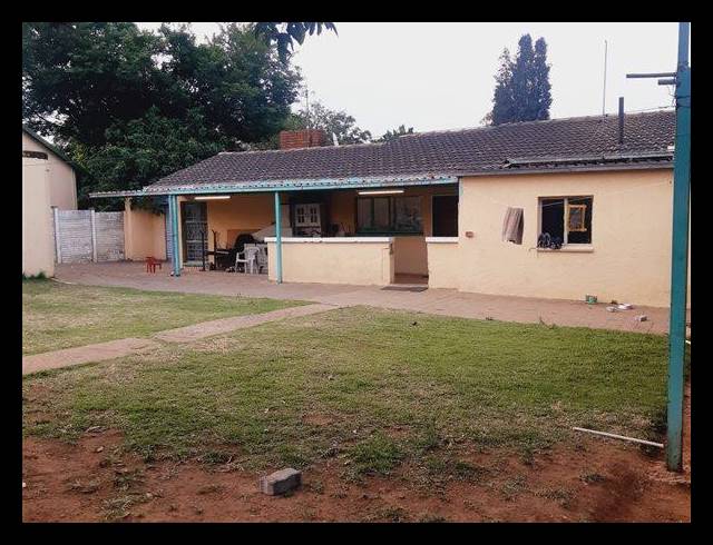 3 BEDROOM HOUSE FOR SALE IN BIRCH ACRES